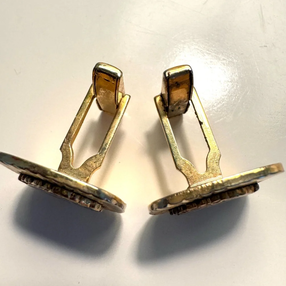 N/A elegant gold